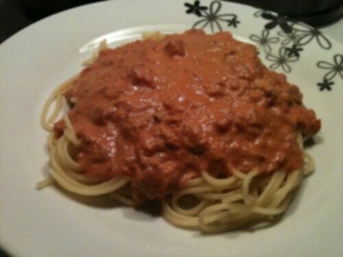 Pasta med tonfisksås